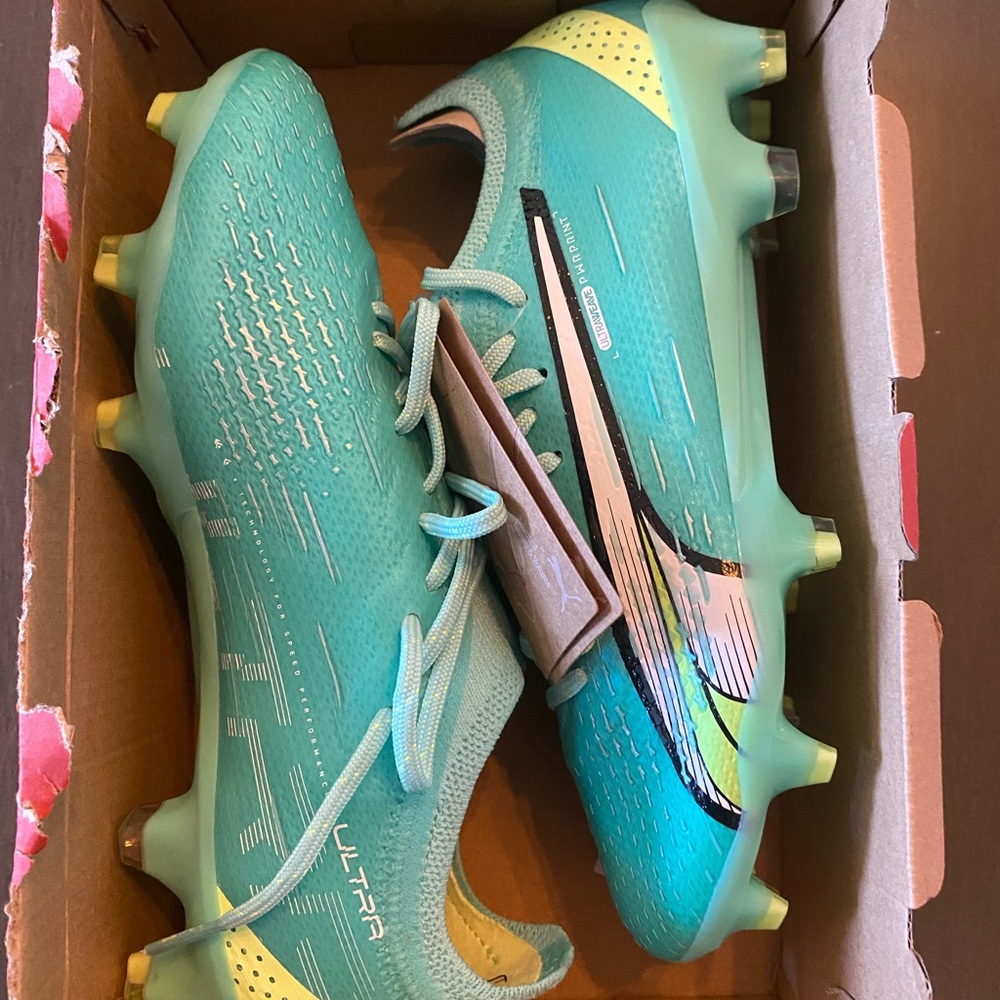 New Womens Puma Ulta Ultimate FG/AG Soccer Cleats Size 6 Aqua